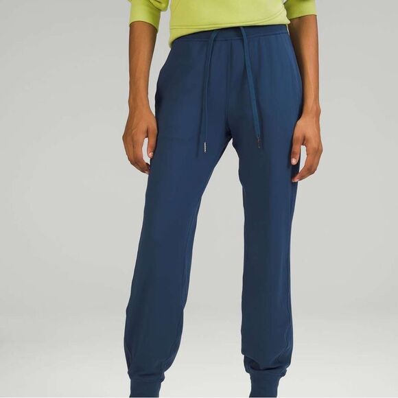 Lululemon Ready to Rulu jogger - Picture 3 of 16